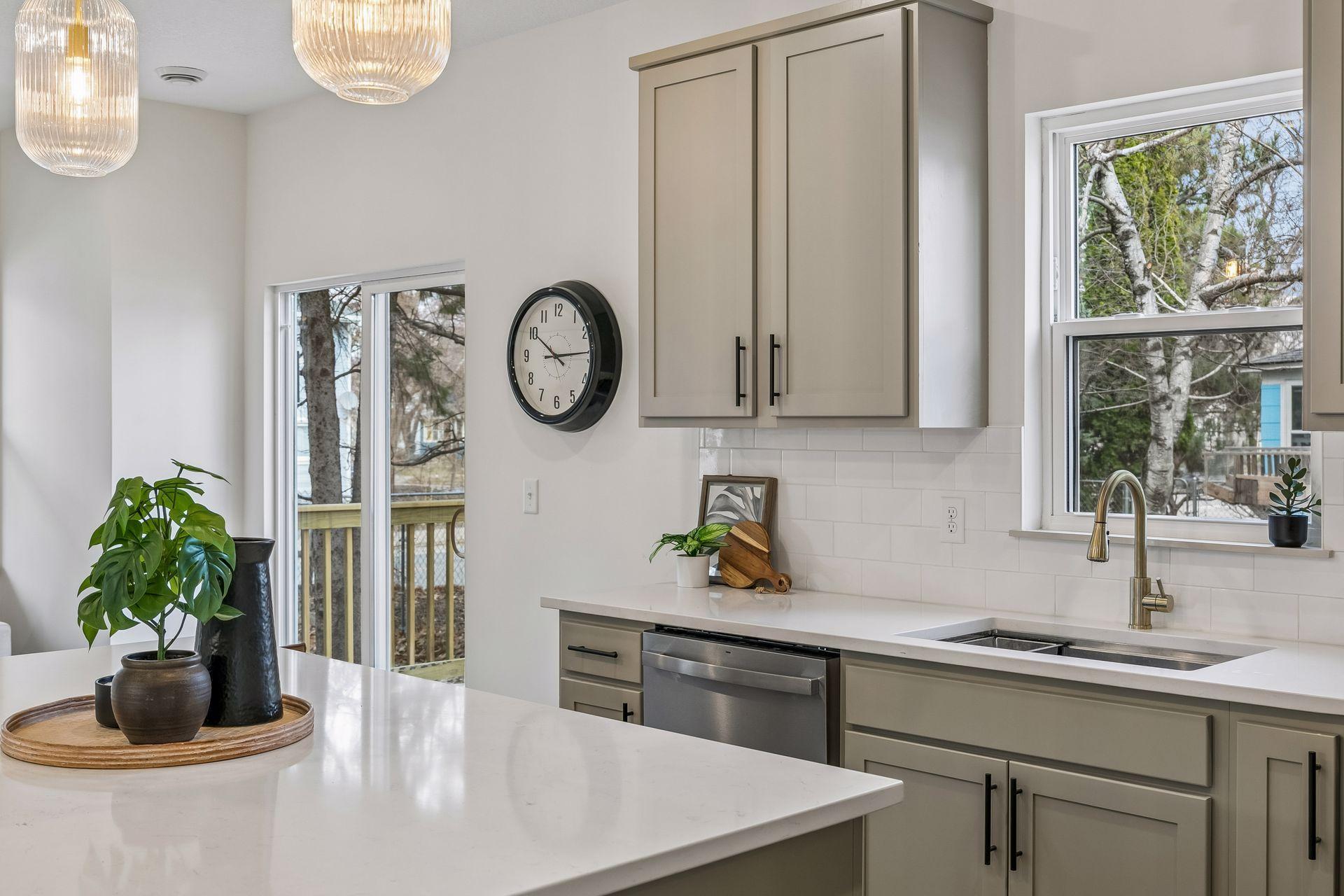 View of Residential at 2414 Como Avenue, Minneapolis MN 55414, Minneapolis (8 of 61) - Mike Wilen | Minnesota Team Real Estate