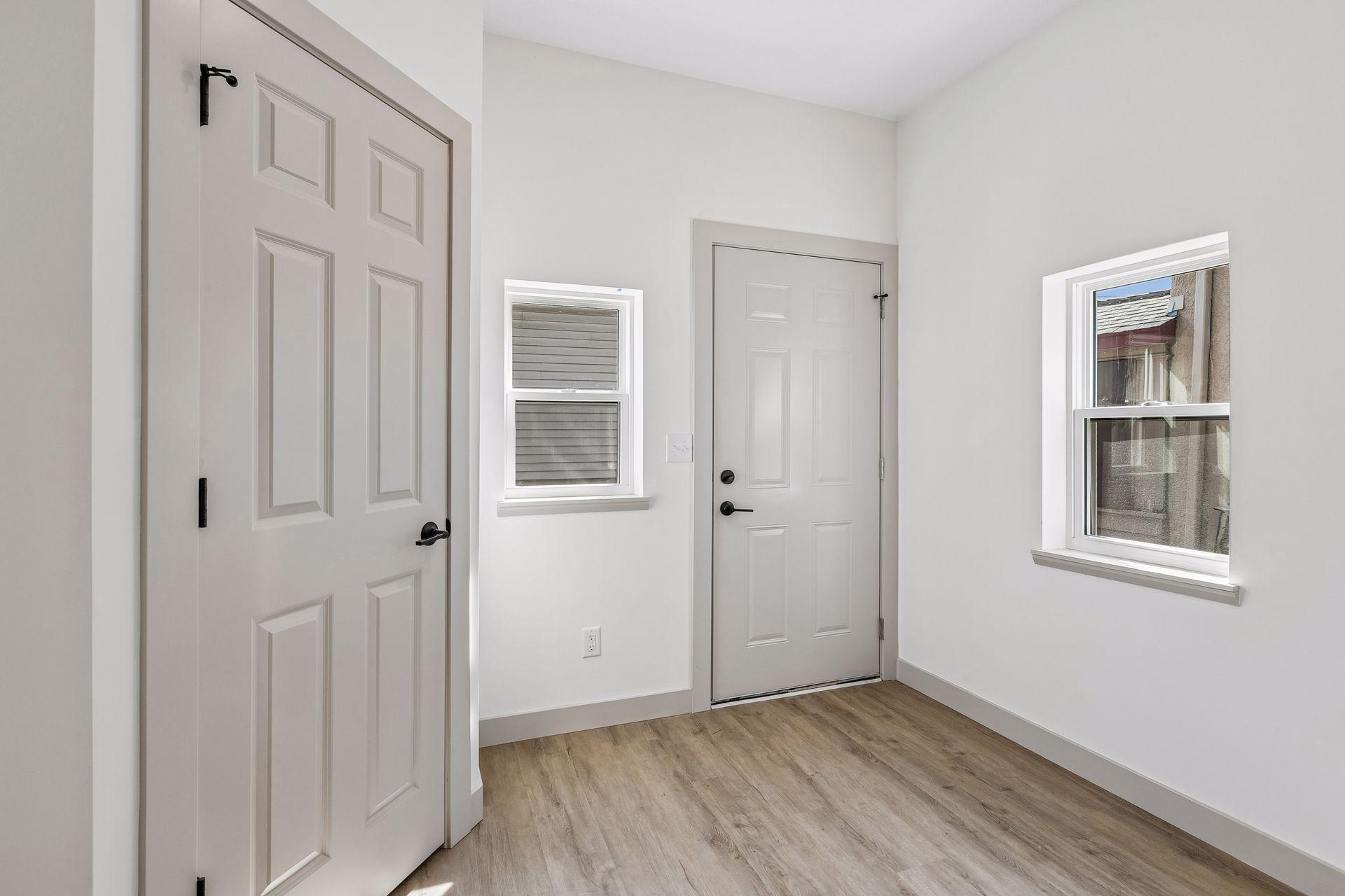 View of Residential at 2414 Como Avenue, Minneapolis MN 55414, Minneapolis (36 of 61) - Mike Wilen | Minnesota Team Real Estate