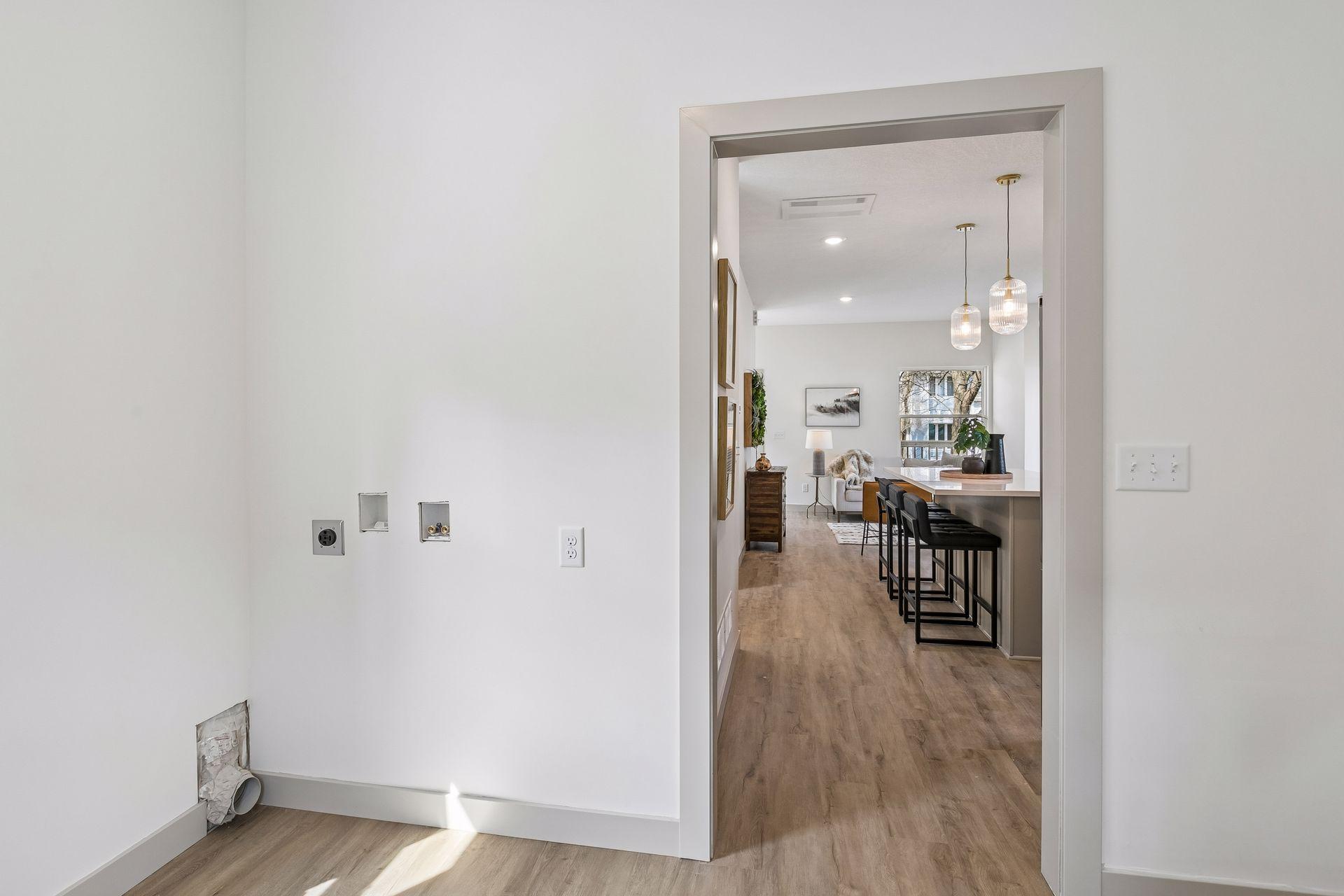 View of Residential at 2414 Como Avenue, Minneapolis MN 55414, Minneapolis (37 of 61) - Mike Wilen | Minnesota Team Real Estate