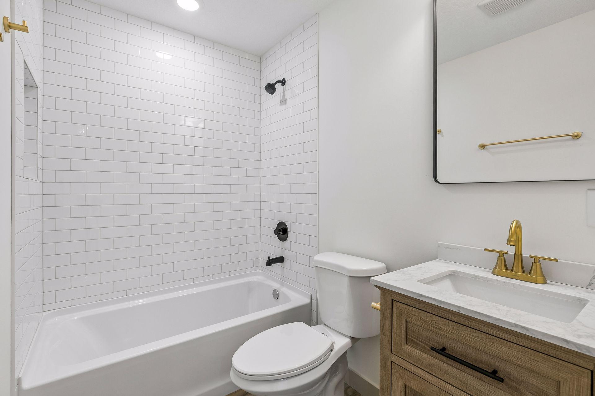 View of Residential at 2414 Como Avenue, Minneapolis MN 55414, Minneapolis (58 of 61) - Mike Wilen | Minnesota Team Real Estate