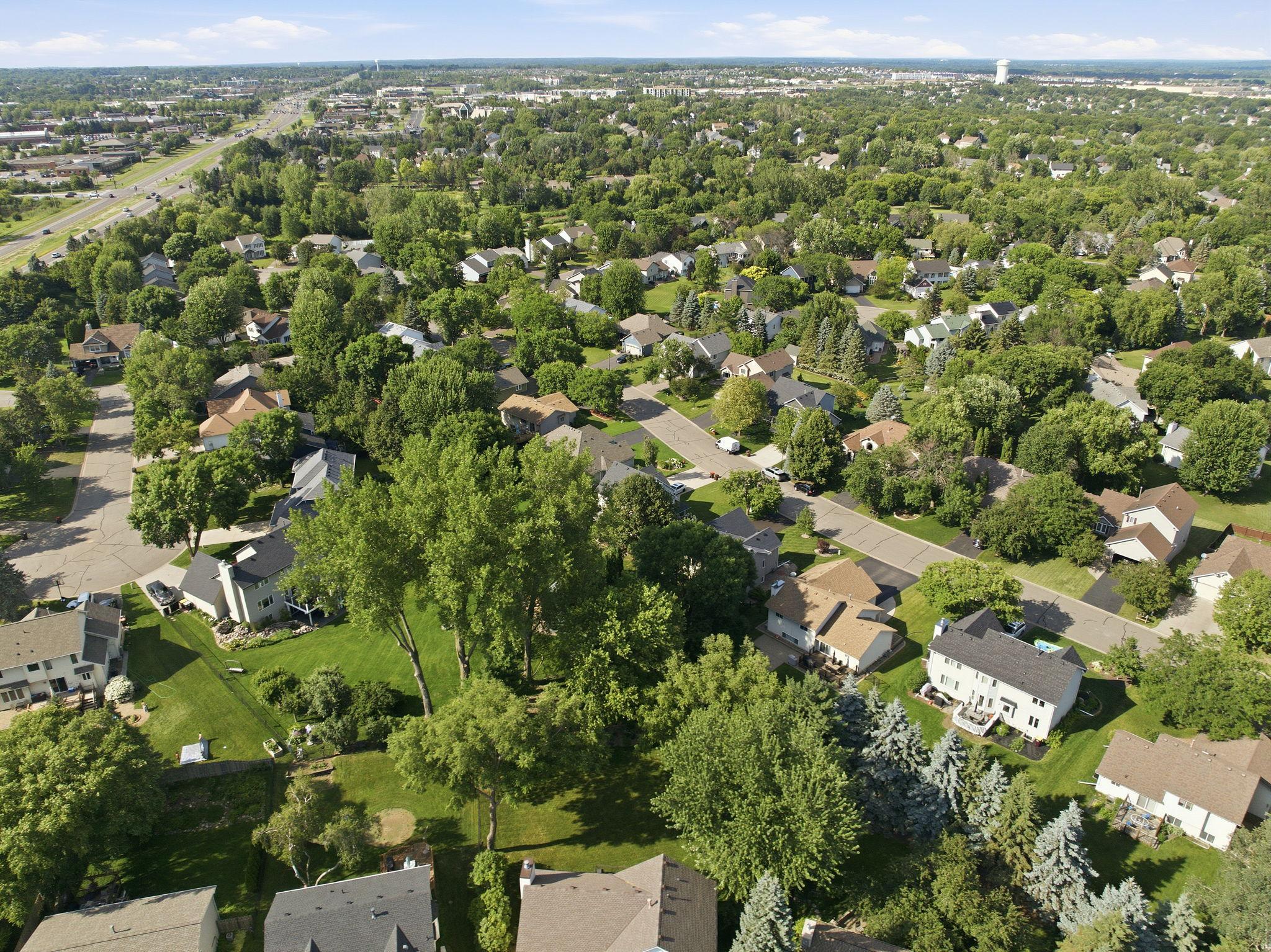 View of Residential at 1222 Fallbrook Lane, Woodbury MN 55125, Woodbury (44 of 52) - Mike Wilen | Minnesota Team Real Estate