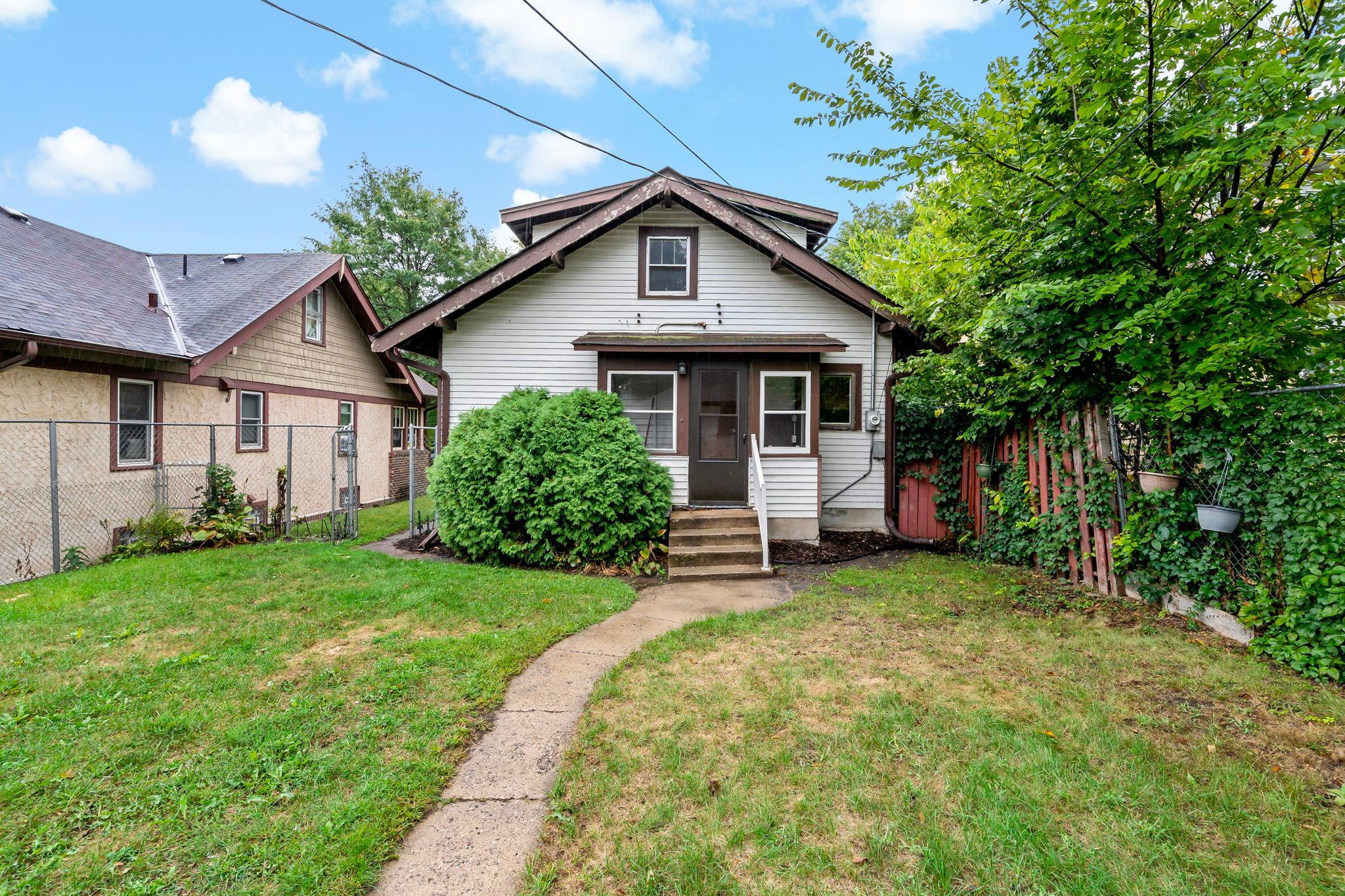 View of Residential at 1051 Sherburne Avenue, Saint Paul MN 55104, Saint Paul (38 of 46) - Mike Wilen | Minnesota Team Real Estate