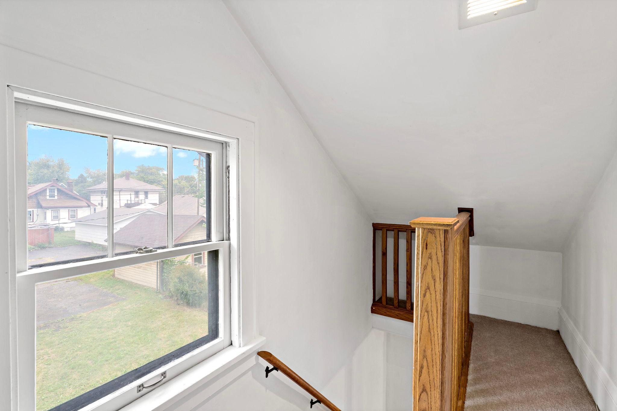 View of Residential at 1051 Sherburne Avenue, Saint Paul MN 55104, Saint Paul (17 of 29) - Mike Wilen | Minnesota Team Real Estate