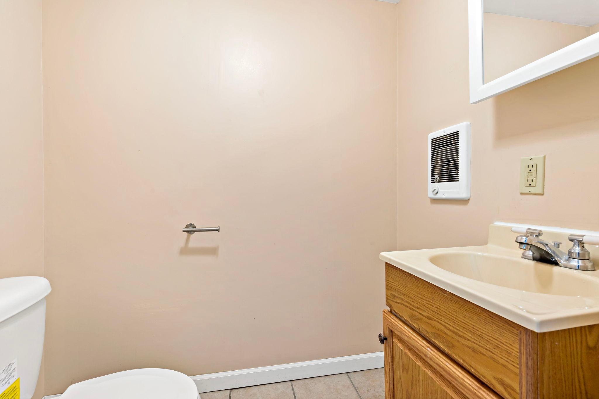 View of Residential at 1051 Sherburne Avenue, Saint Paul MN 55104, Saint Paul (23 of 29) - Mike Wilen | Minnesota Team Real Estate