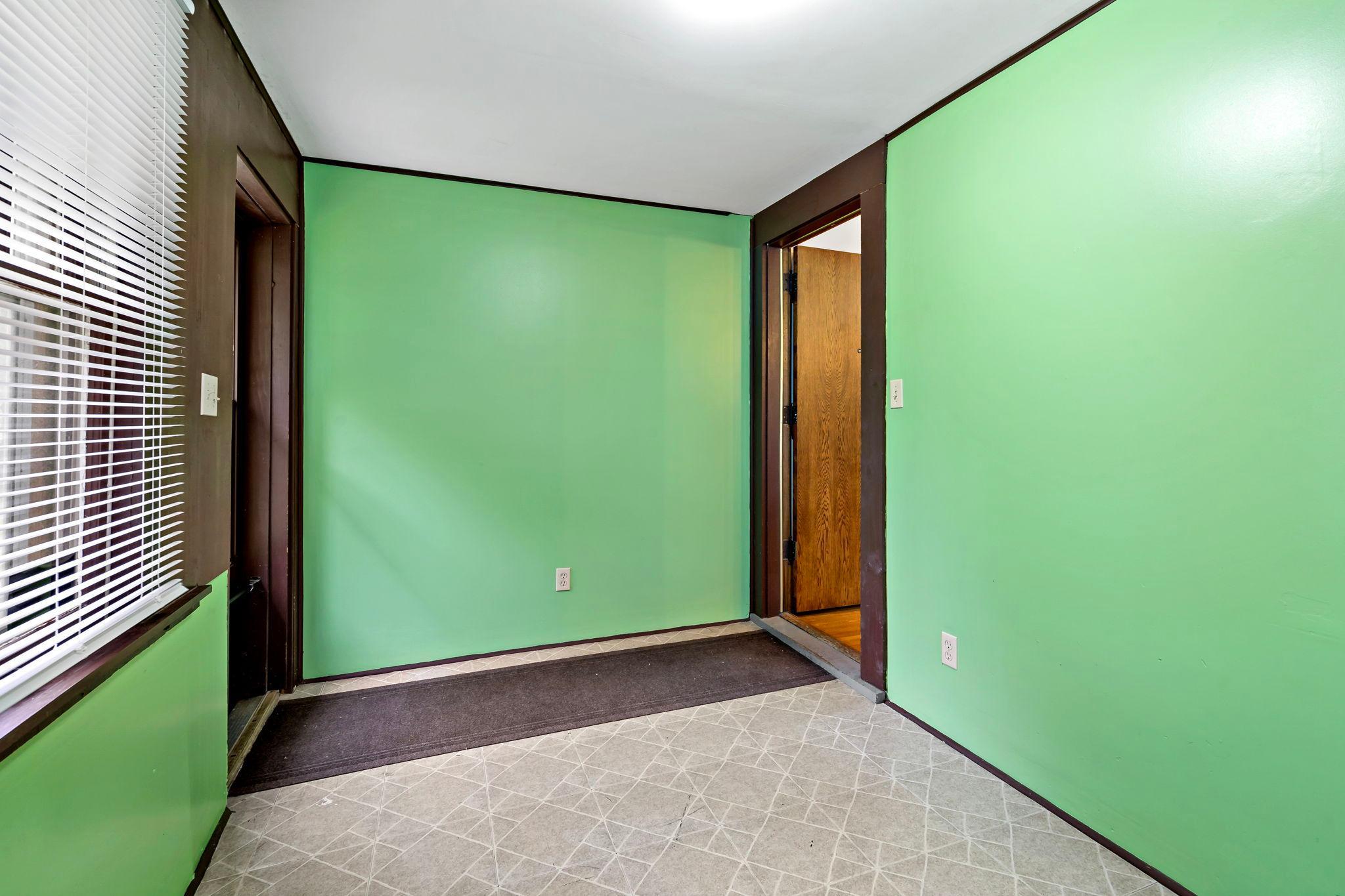 View of Residential at 1051 Sherburne Avenue, Saint Paul MN 55104, Saint Paul (37 of 46) - Mike Wilen | Minnesota Team Real Estate