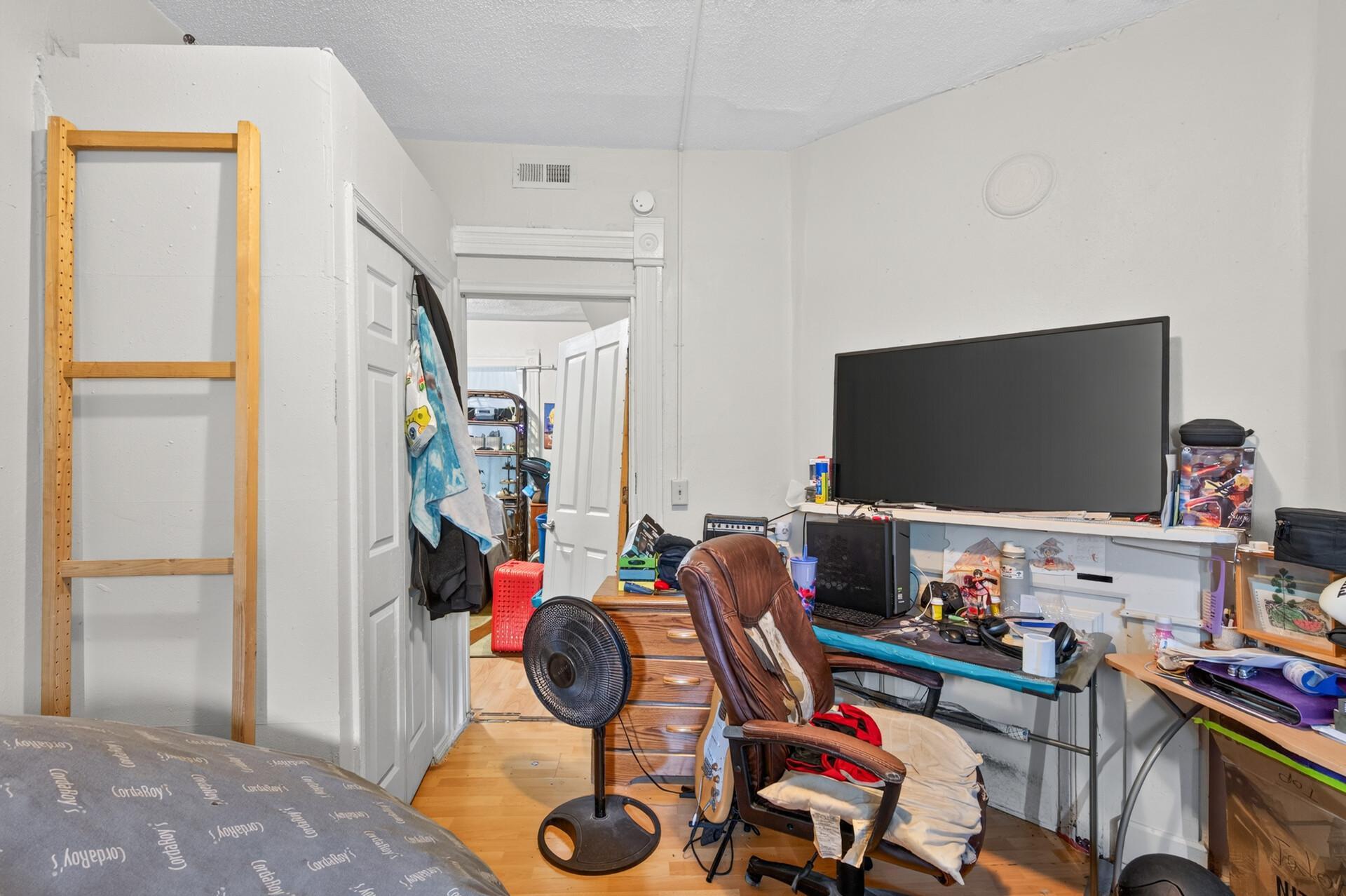 View of Residential Income at 2210 Oakland Avenue, Minneapolis MN 55404, Minneapolis (55 of 70) - Mike Wilen | Minnesota Team Real Estate