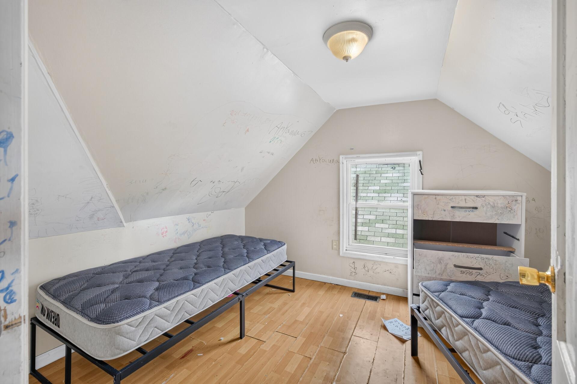 View of Residential Income at 2210 Oakland Avenue, Minneapolis MN 55404, Minneapolis (49 of 70) - Mike Wilen | Minnesota Team Real Estate