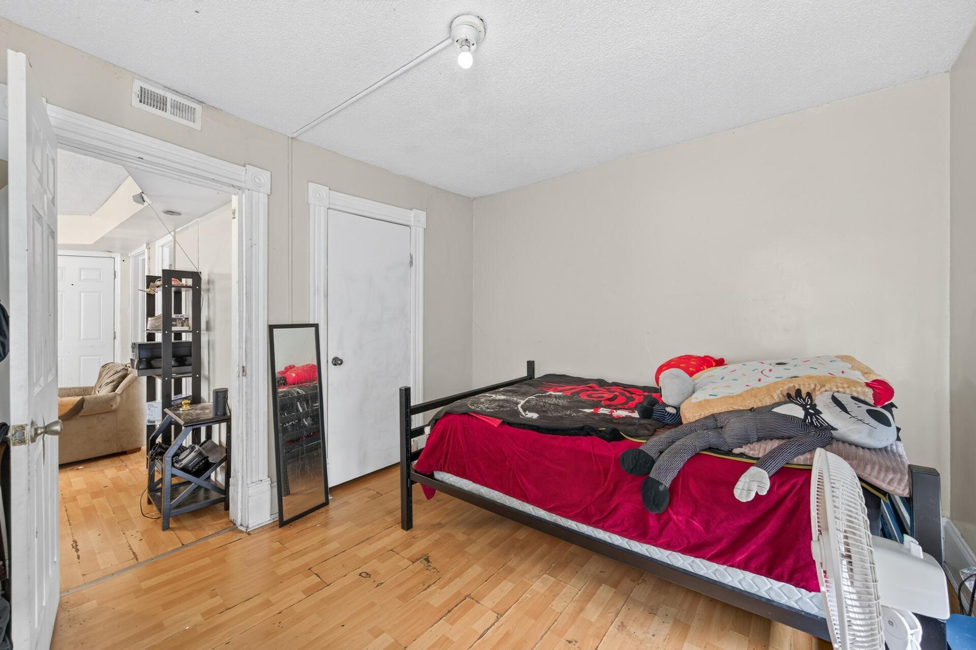 View of Residential Income at 2210 Oakland Avenue, Minneapolis MN 55404, Minneapolis (43 of 70) - Mike Wilen | Minnesota Team Real Estate