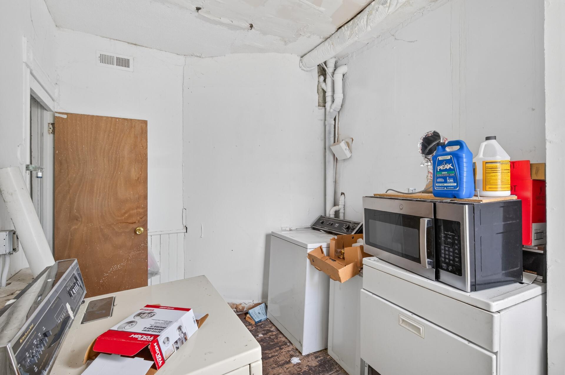 View of Residential Income at 2210 Oakland Avenue, Minneapolis MN 55404, Minneapolis (35 of 70) - Mike Wilen | Minnesota Team Real Estate