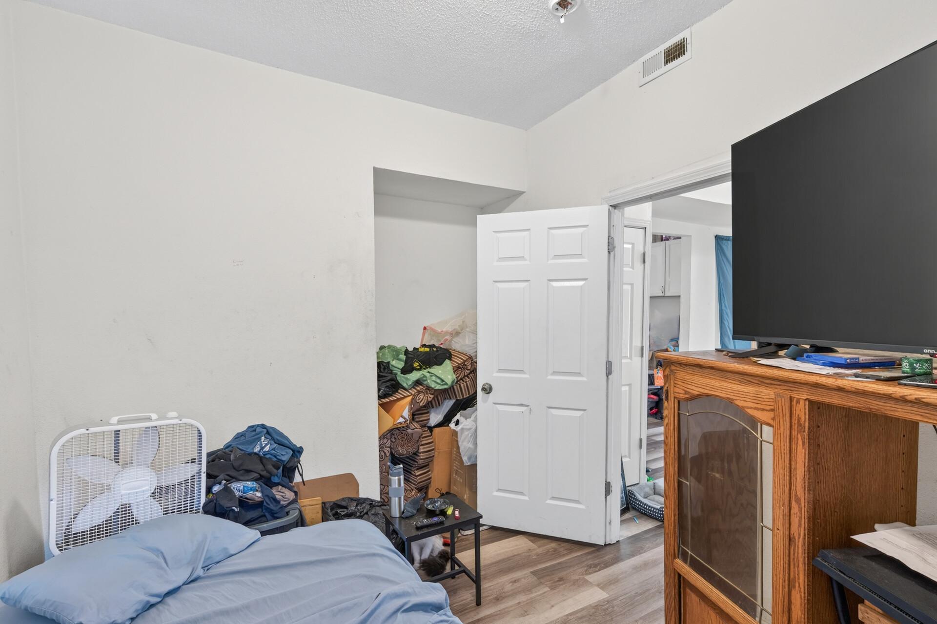 View of Residential Income at 2210 Oakland Avenue, Minneapolis MN 55404, Minneapolis (32 of 70) - Mike Wilen | Minnesota Team Real Estate