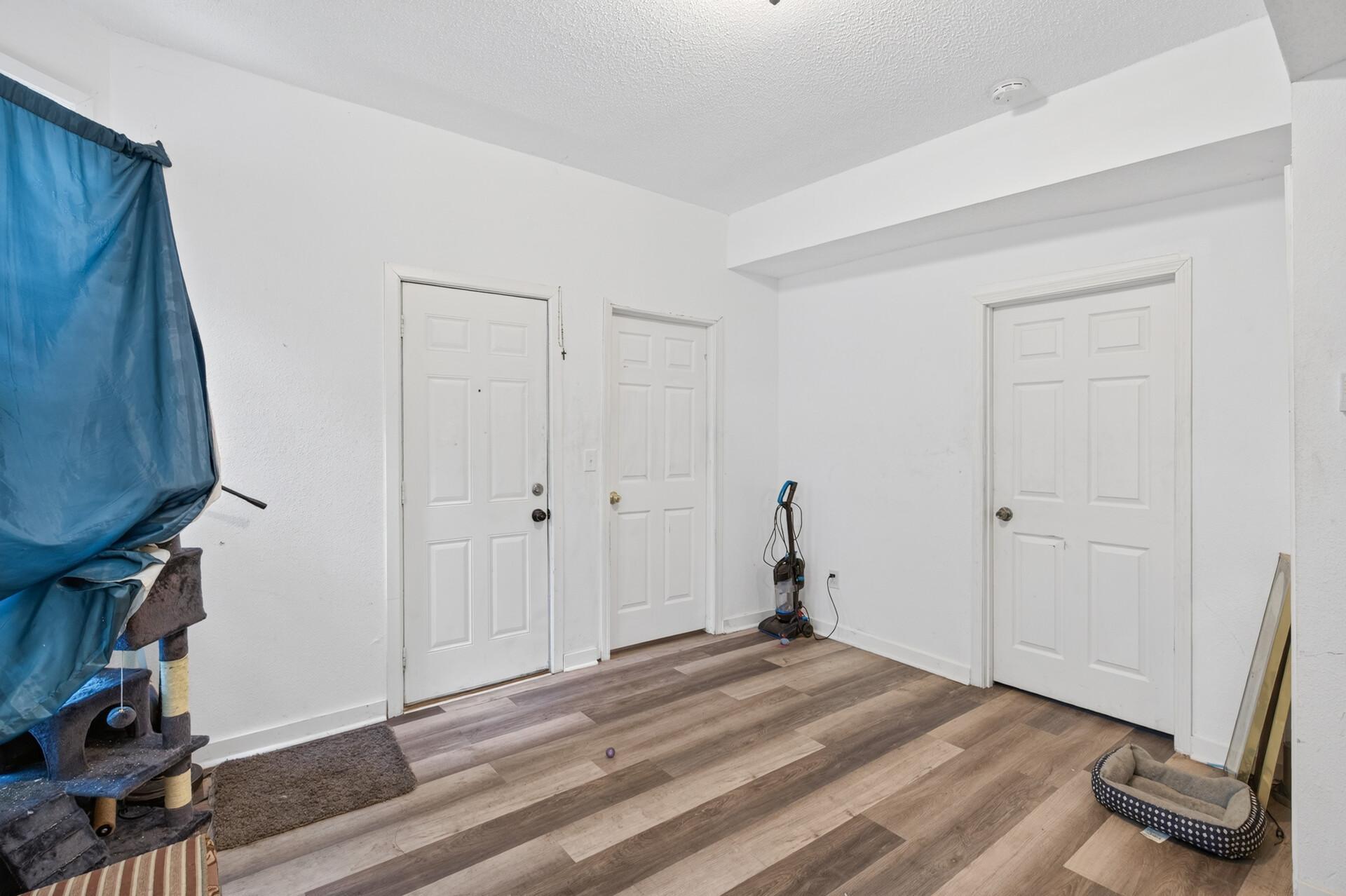 View of Residential Income at 2210 Oakland Avenue, Minneapolis MN 55404, Minneapolis (26 of 70) - Mike Wilen | Minnesota Team Real Estate