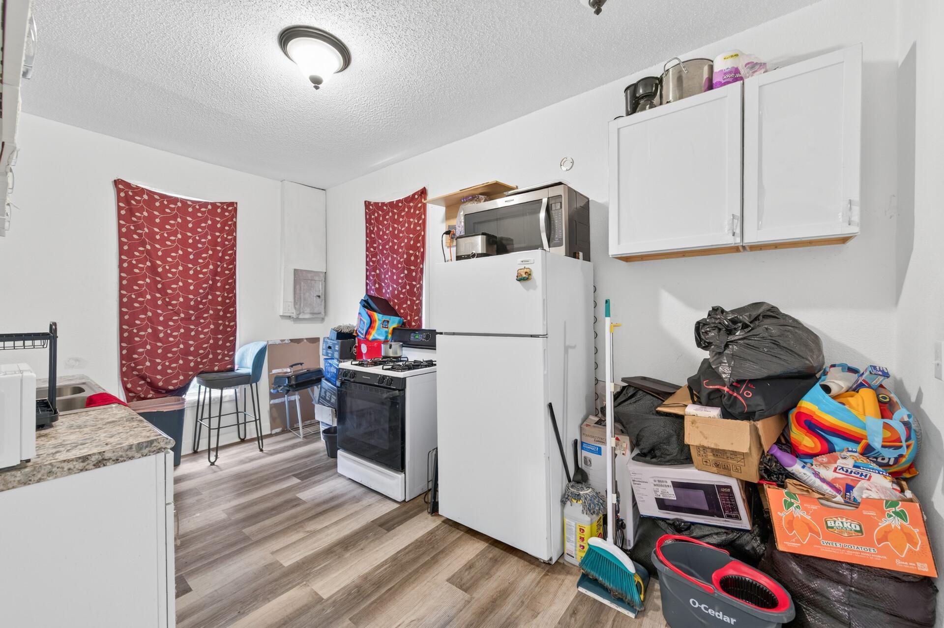 View of Residential Income at 2210 Oakland Avenue, Minneapolis MN 55404, Minneapolis (28 of 70) - Mike Wilen | Minnesota Team Real Estate