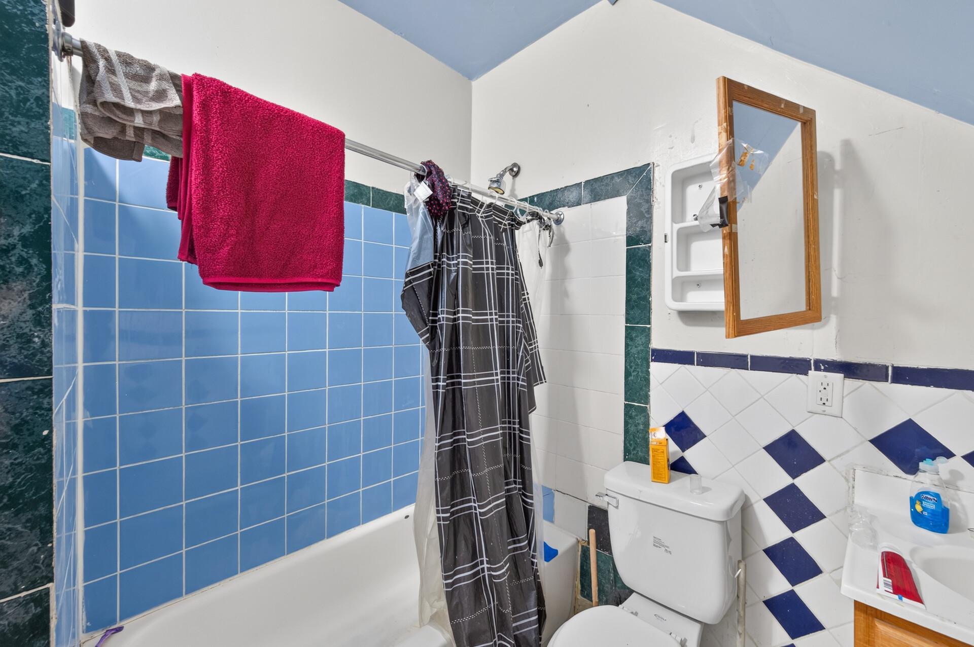 View of Residential Income at 2210 Oakland Avenue, Minneapolis MN 55404, Minneapolis (21 of 70) - Mike Wilen | Minnesota Team Real Estate