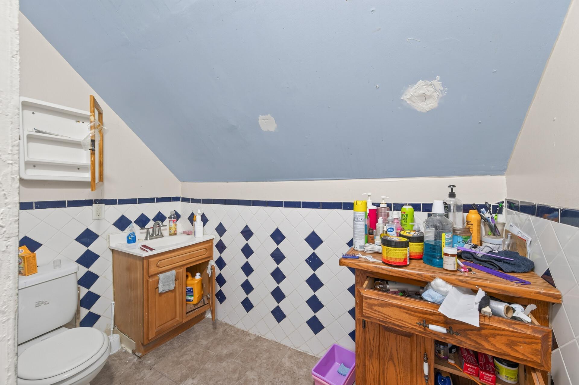 View of Residential Income at 2210 Oakland Avenue, Minneapolis MN 55404, Minneapolis (20 of 70) - Mike Wilen | Minnesota Team Real Estate