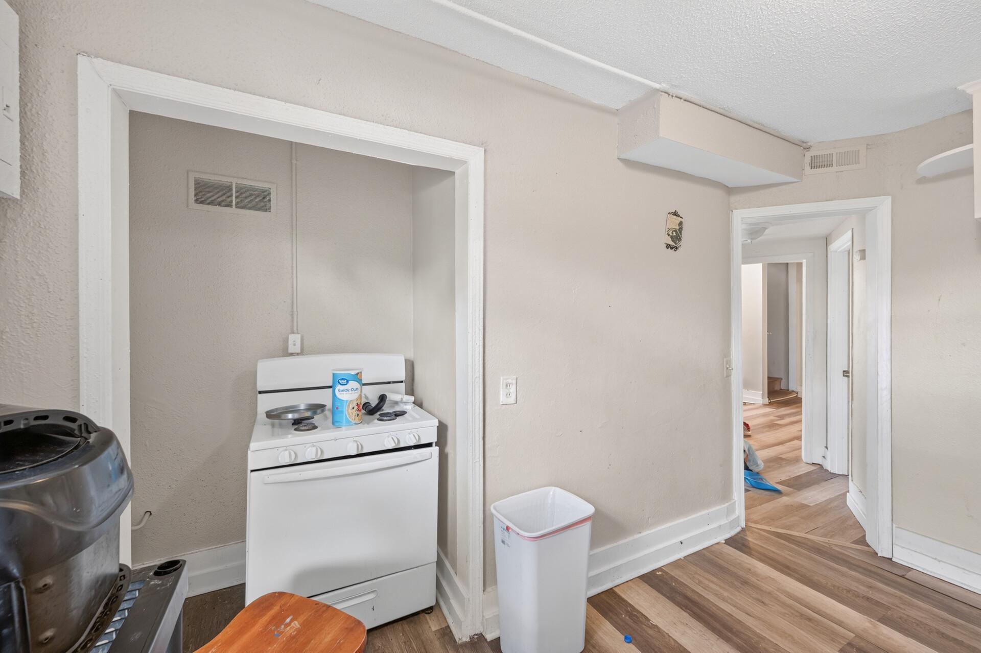 View of Residential Income at 2210 Oakland Avenue, Minneapolis MN 55404, Minneapolis (12 of 70) - Mike Wilen | Minnesota Team Real Estate