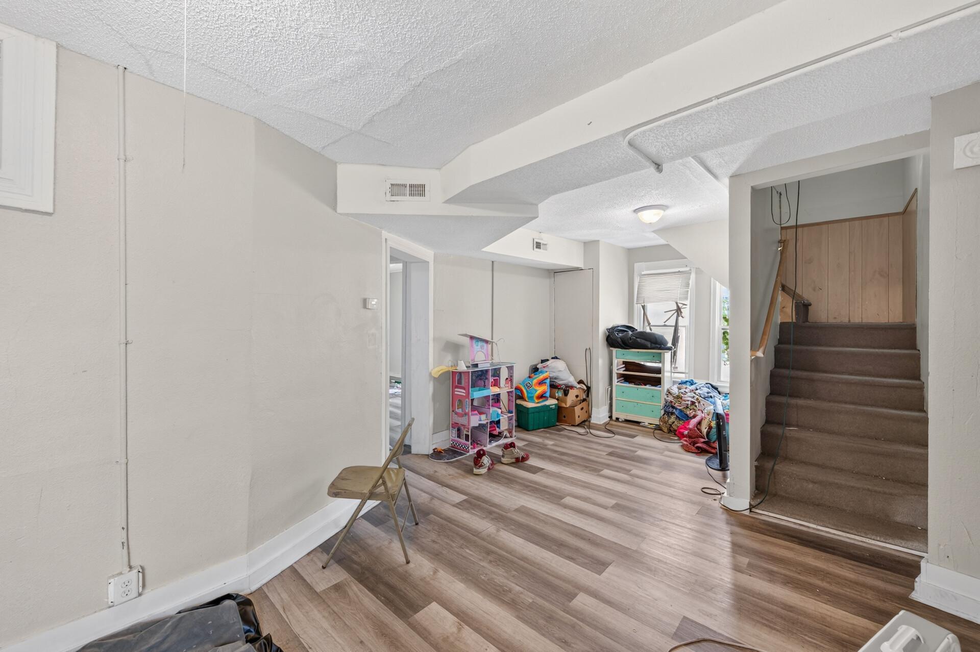 View of Residential Income at 2210 Oakland Avenue, Minneapolis MN 55404, Minneapolis (9 of 70) - Mike Wilen | Minnesota Team Real Estate