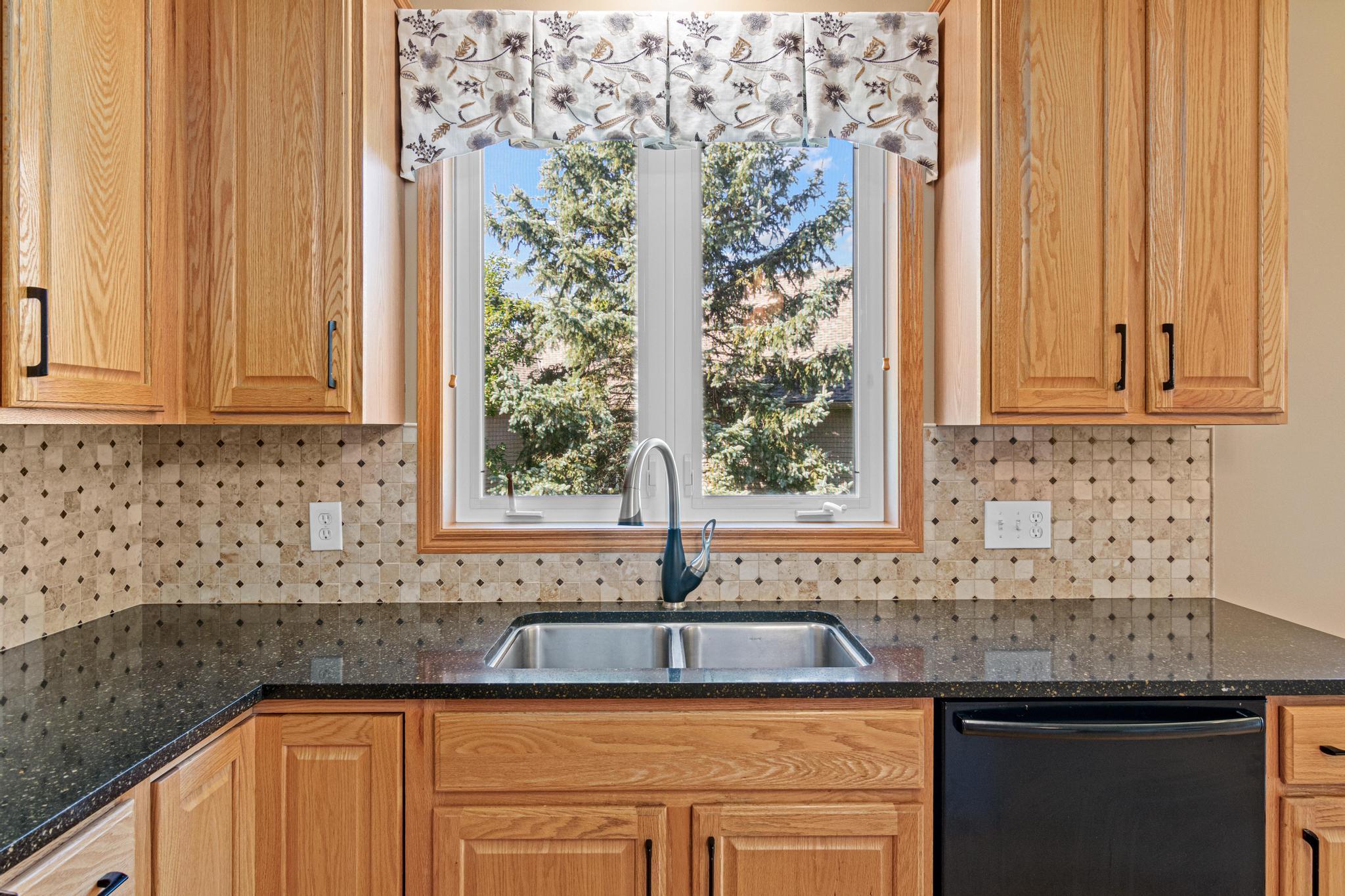 View of Residential at 19132 Inndale Drive, Lakeville MN 55044, Lakeville (10 of 37) - Mike Wilen | Minnesota Team Real Estate