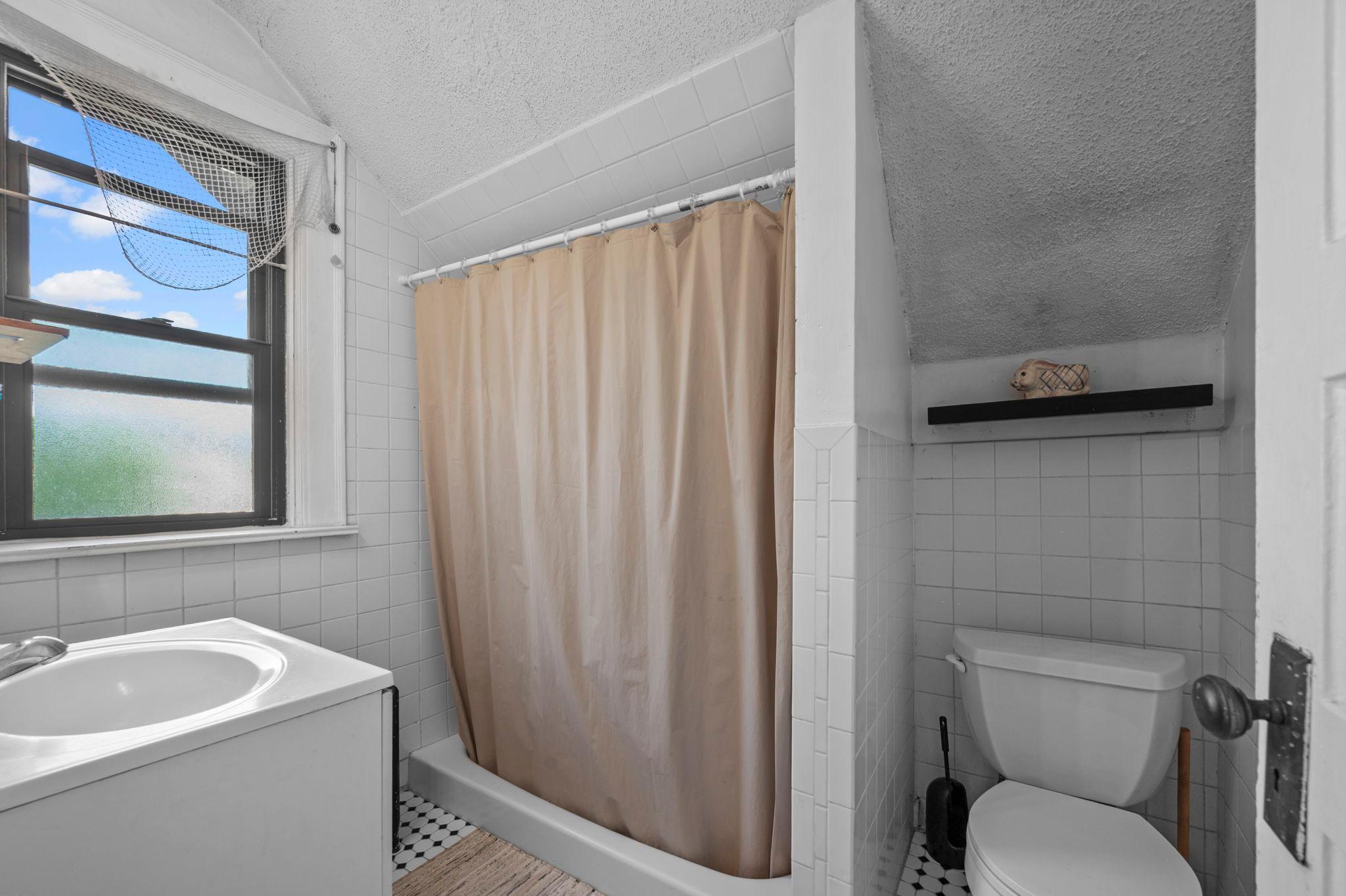 View of Residential at 3612 Chicago Avenue, Minneapolis MN 55407, Minneapolis (27 of 49) - Mike Wilen | Minnesota Team Real Estate