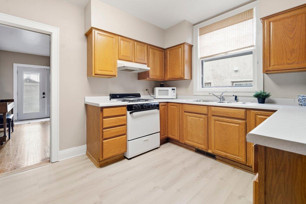 View of Residential Income at 3428 Hennepin Avenue, Minneapolis MN 55408, Minneapolis (12 of 59) - Mike Wilen | Minnesota Team Real Estate