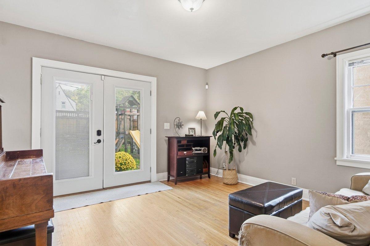 View of Residential Income at 3428 Hennepin Avenue, Minneapolis MN 55408, Minneapolis (21 of 59) - Mike Wilen | Minnesota Team Real Estate