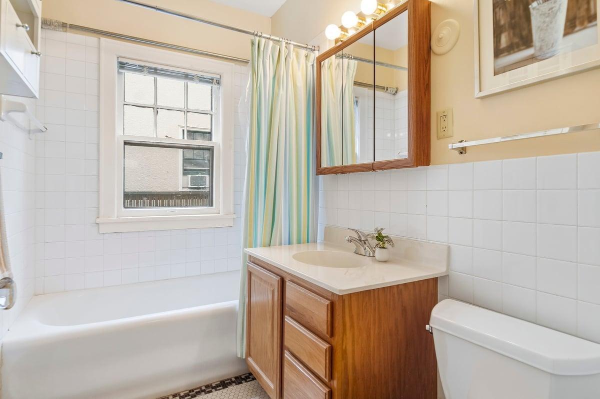 View of Residential Income at 3428 Hennepin Avenue, Minneapolis MN 55408, Minneapolis (18 of 59) - Mike Wilen | Minnesota Team Real Estate