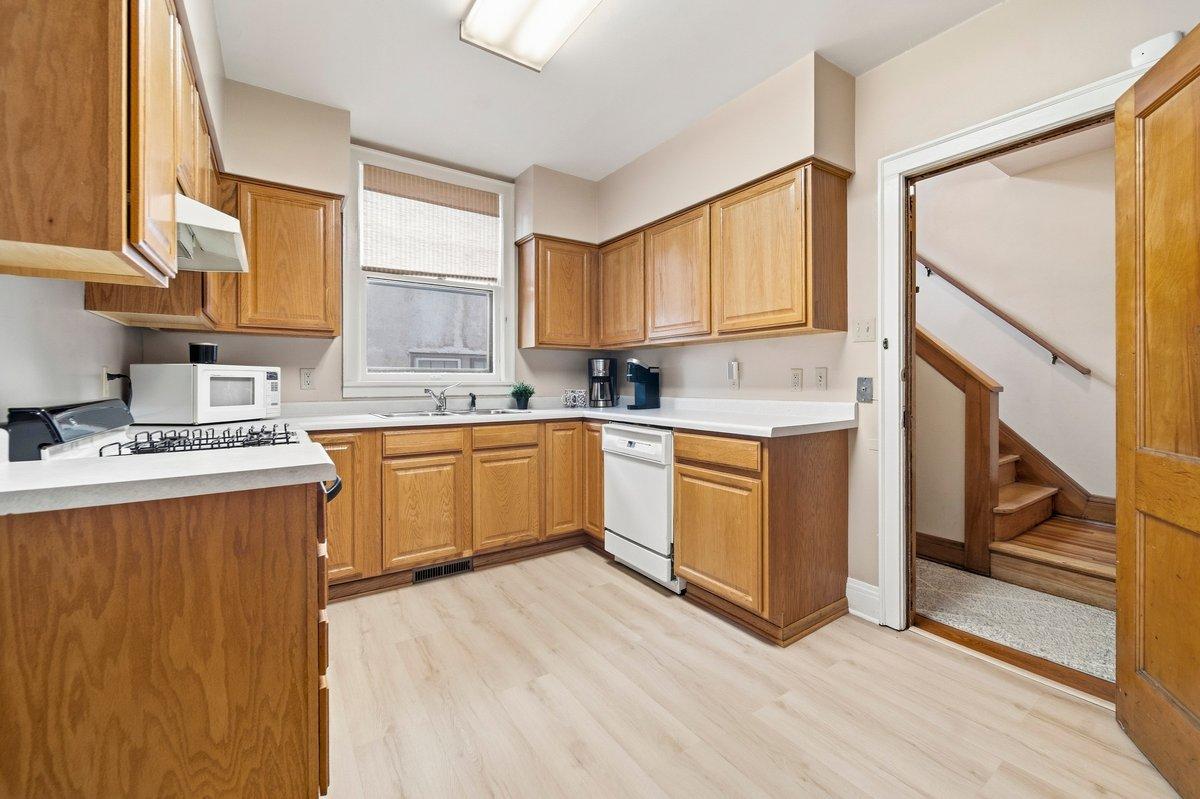 View of Residential Income at 3428 Hennepin Avenue, Minneapolis MN 55408, Minneapolis (15 of 59) - Mike Wilen | Minnesota Team Real Estate