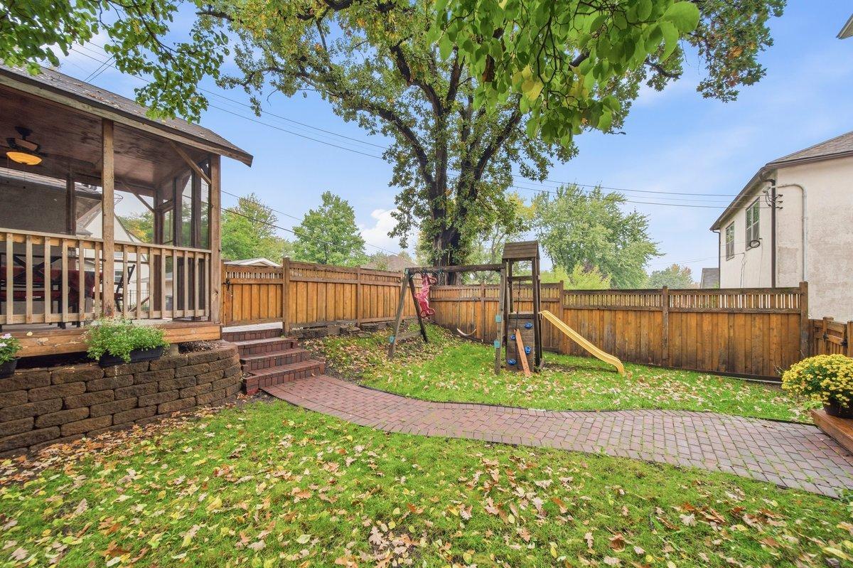 View of Residential Income at 3428 Hennepin Avenue, Minneapolis MN 55408, Minneapolis (48 of 59) - Mike Wilen | Minnesota Team Real Estate