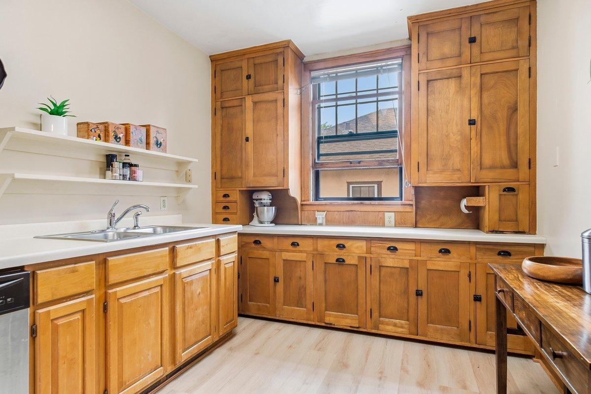 View of Residential Income at 3428 Hennepin Avenue, Minneapolis MN 55408, Minneapolis (31 of 59) - Mike Wilen | Minnesota Team Real Estate