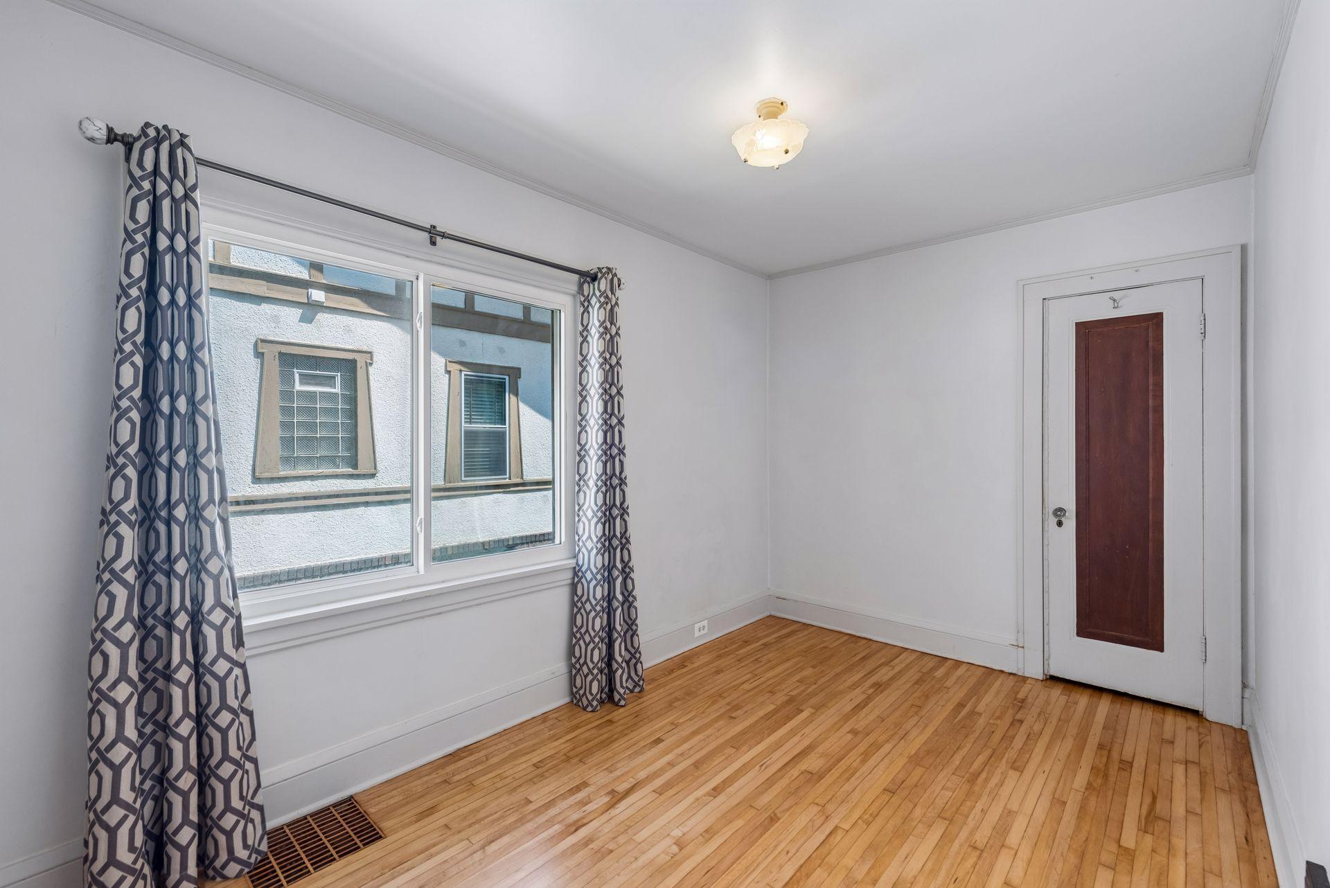 View of Residential at 4615 Portland Avenue, Minneapolis MN 55407, Minneapolis (12 of 21) - Mike Wilen | Minnesota Team Real Estate