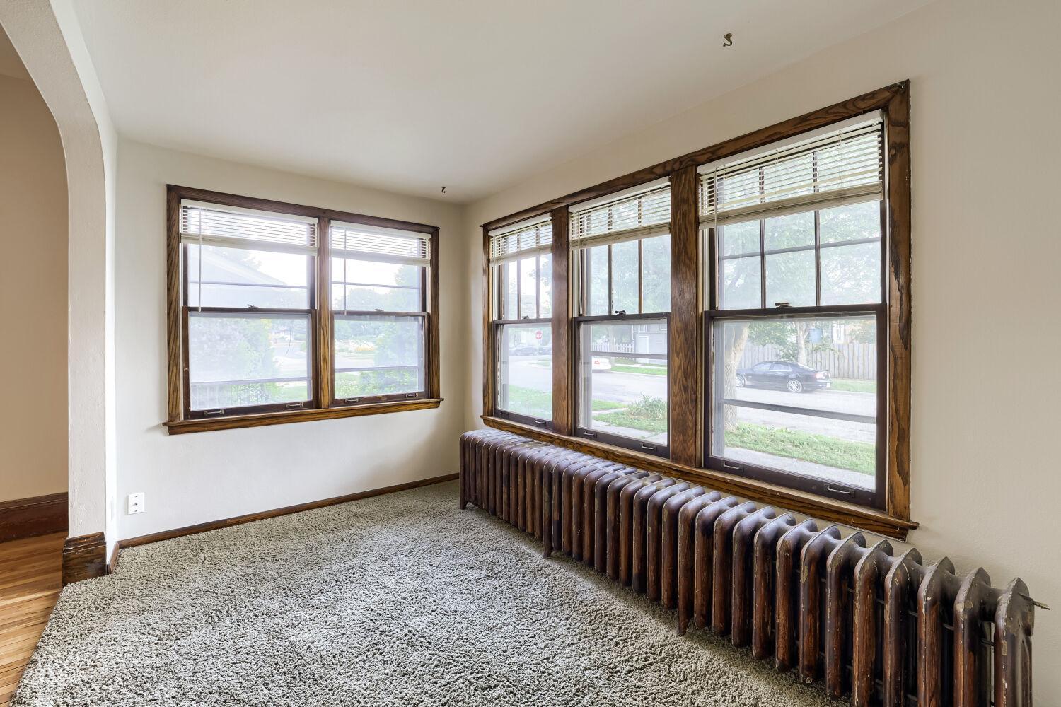 View of Residential at 1549 Edmund Avenue, Saint Paul MN 55104, Saint Paul (9 of 39) - Mike Wilen | Minnesota Team Real Estate