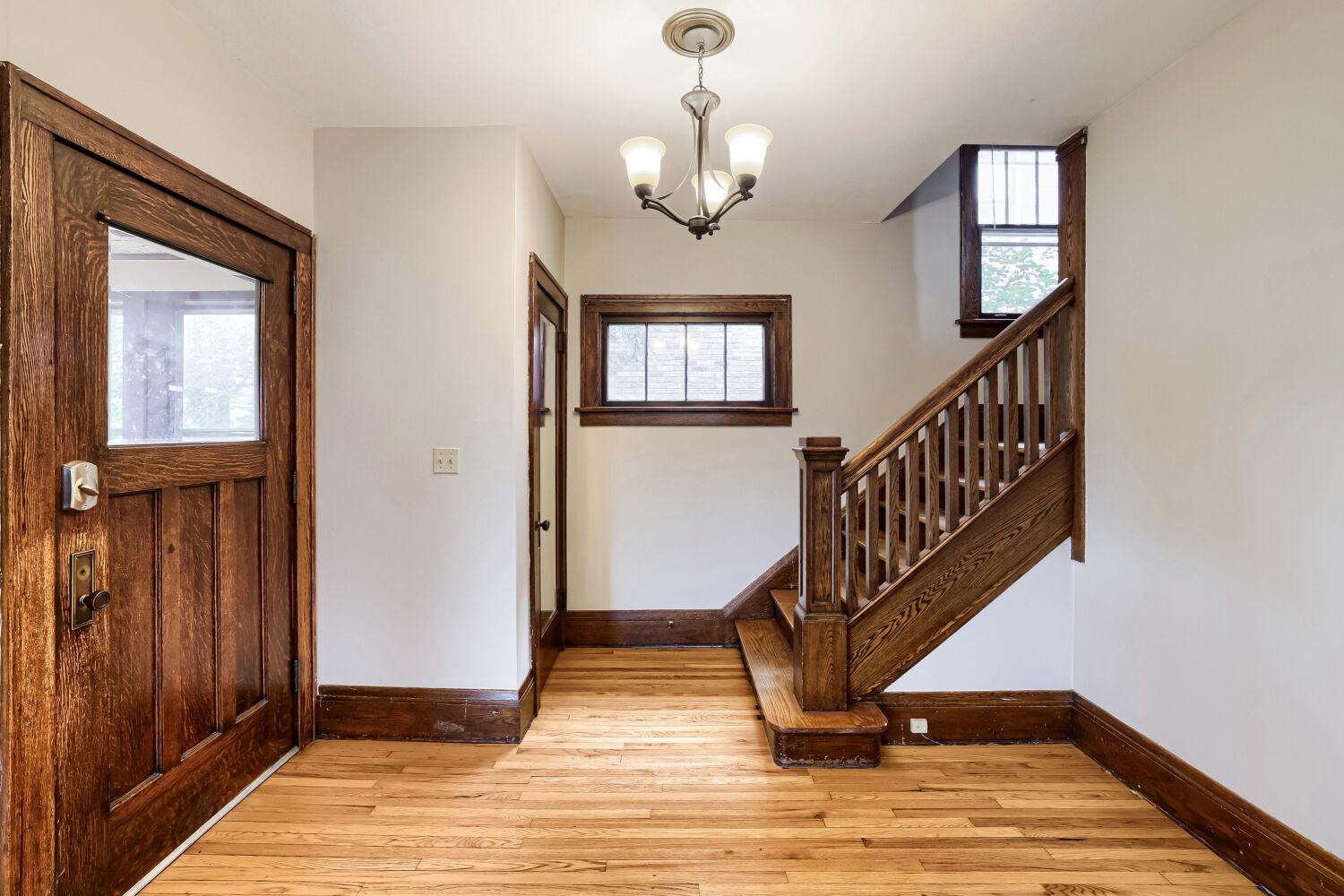 View of Residential at 1549 Edmund Avenue, Saint Paul MN 55104, Saint Paul (6 of 39) - Mike Wilen | Minnesota Team Real Estate