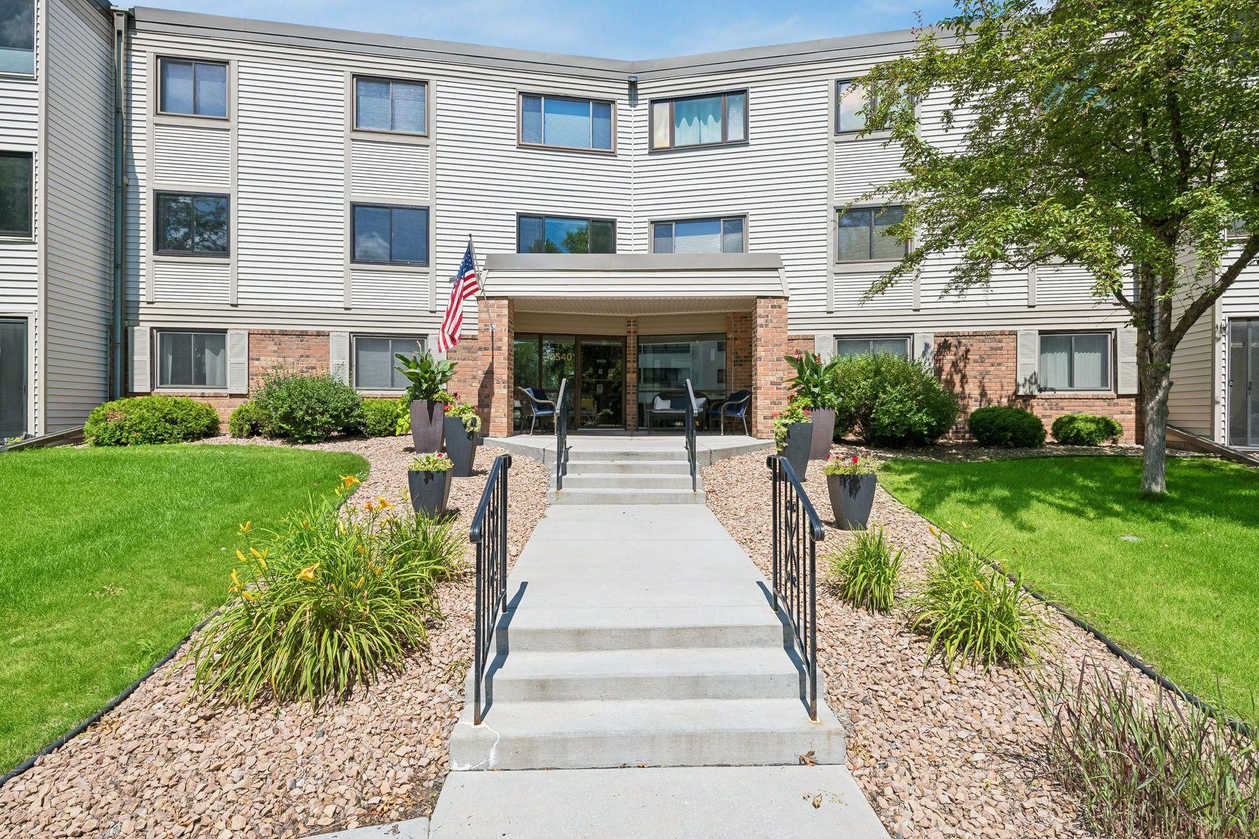 View of Residential at 10540 43rd Avenue #103, Plymouth MN 55442, Plymouth (36 of 37) - Mike Wilen | Minnesota Team Real Estate