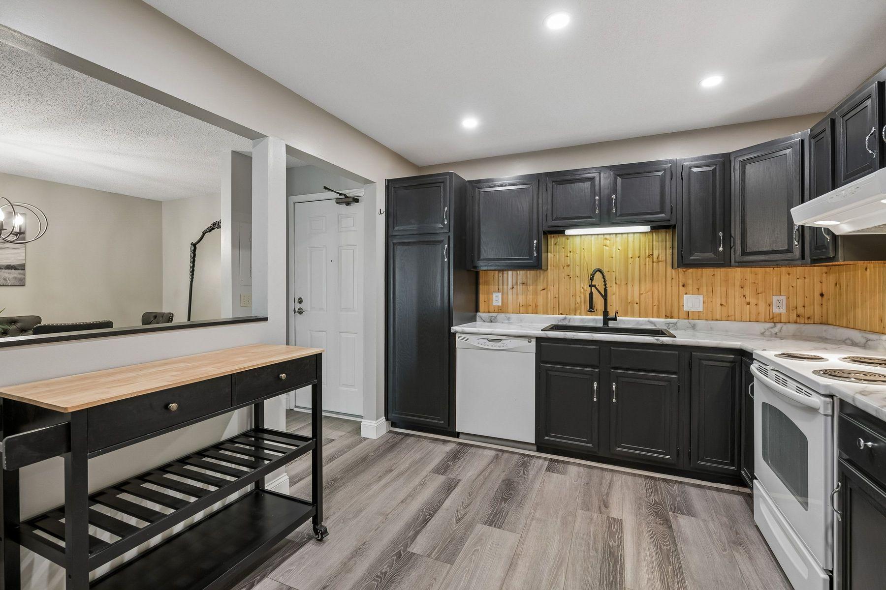 View of Residential at 10540 43rd Avenue #103, Plymouth MN 55442, Plymouth (13 of 37) - Mike Wilen | Minnesota Team Real Estate