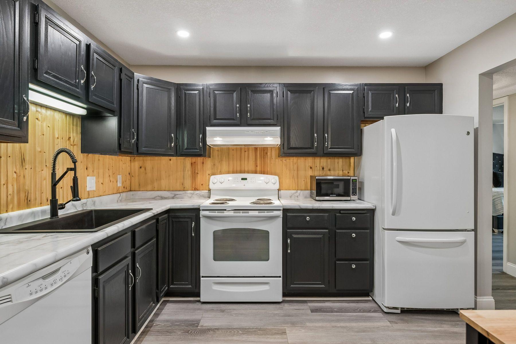 View of Residential at 10540 43rd Avenue #103, Plymouth MN 55442, Plymouth (5 of 37) - Mike Wilen | Minnesota Team Real Estate