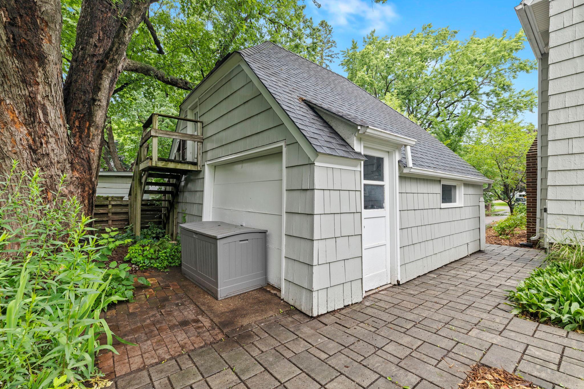 View of Residential at 1244 Roselawn Avenue, Roseville MN 55113, Roseville (80 of 87) - Mike Wilen | Minnesota Team Real Estate