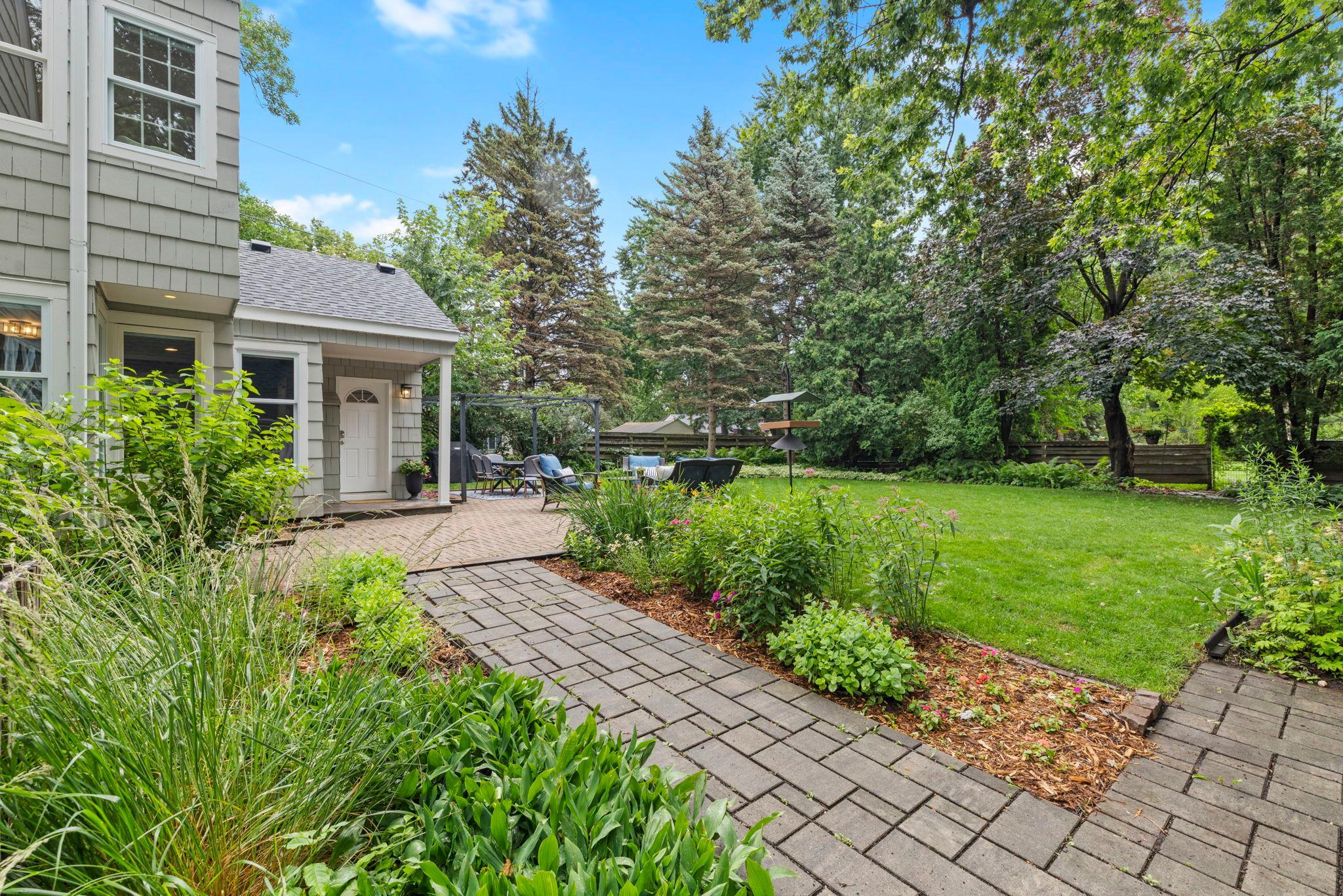 View of Residential at 1244 Roselawn Avenue, Roseville MN 55113, Roseville (77 of 87) - Mike Wilen | Minnesota Team Real Estate