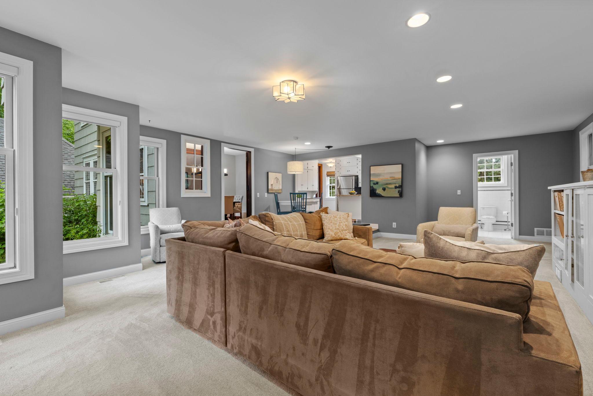 View of Residential at 1244 Roselawn Avenue, Roseville MN 55113, Roseville (50 of 87) - Mike Wilen | Minnesota Team Real Estate