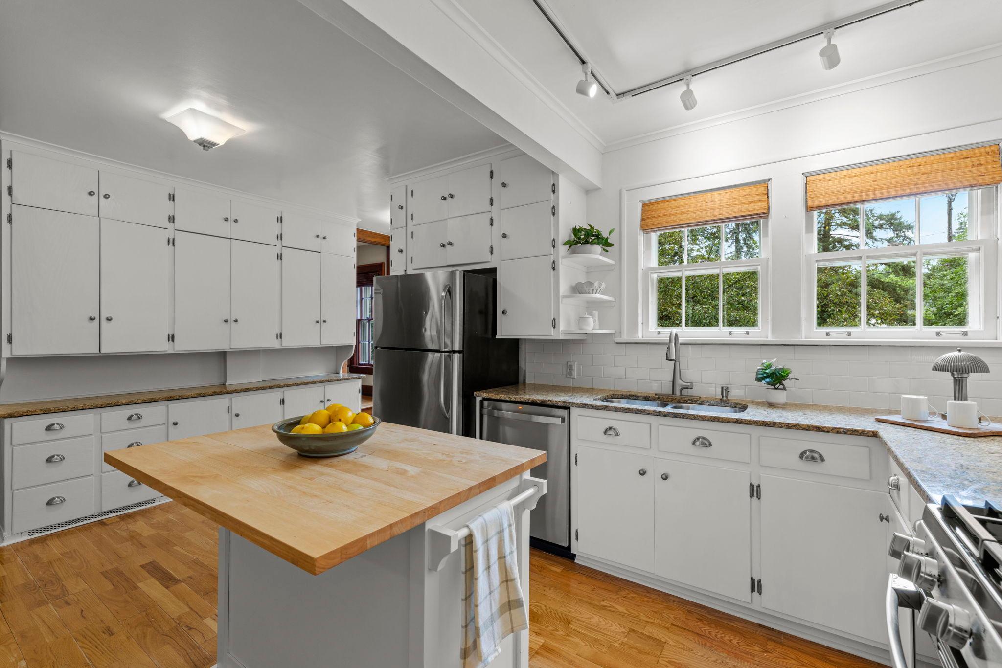 View of Residential at 1244 Roselawn Avenue, Roseville MN 55113, Roseville (31 of 87) - Mike Wilen | Minnesota Team Real Estate