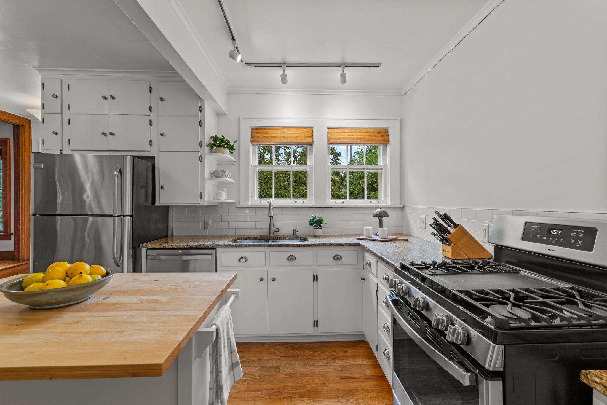 View of Residential at 1244 Roselawn Avenue, Roseville MN 55113, Roseville (30 of 87) - Mike Wilen | Minnesota Team Real Estate