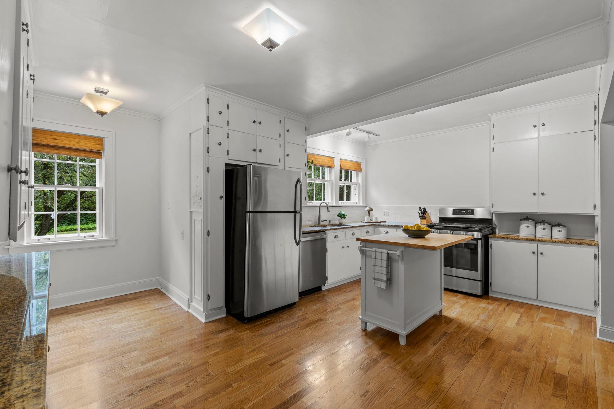 View of Residential at 1244 Roselawn Avenue, Roseville MN 55113, Roseville (27 of 87) - Mike Wilen | Minnesota Team Real Estate