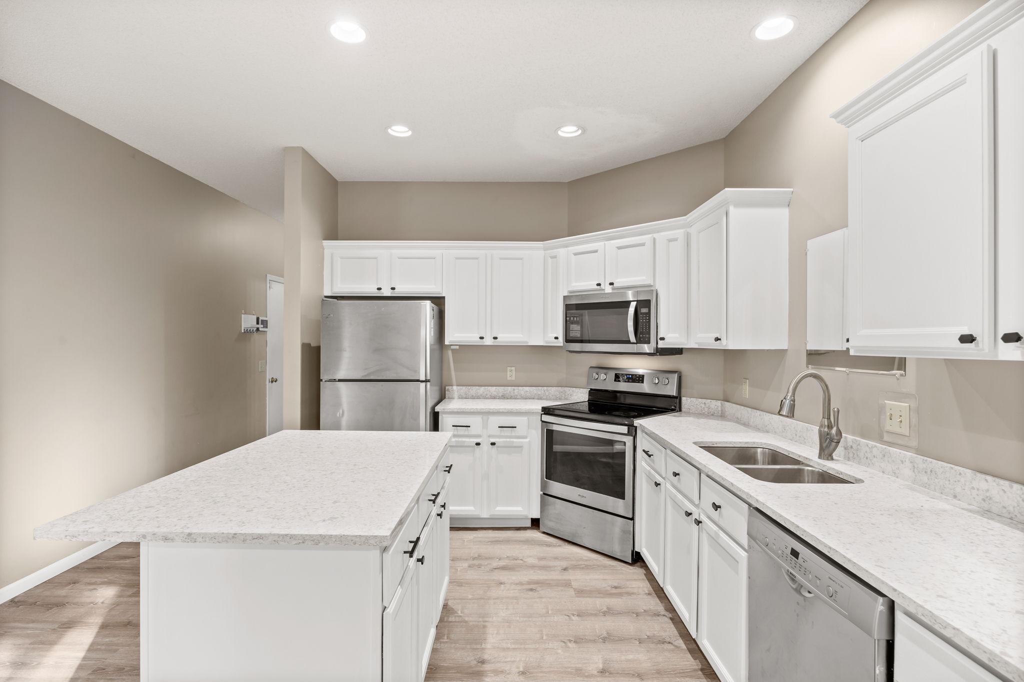 View of Residential at 401 Hickory Lane, Oakdale MN 55128, Oakdale (8 of 26) - Mike Wilen | Minnesota Team Real Estate