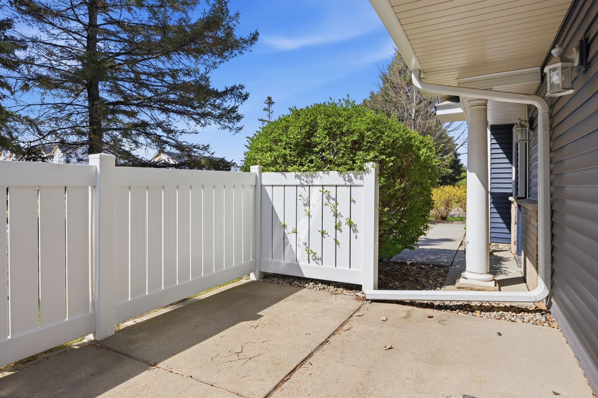View of Residential at 401 Hickory Lane, Oakdale MN 55128, Oakdale (11 of 26) - Mike Wilen | Minnesota Team Real Estate