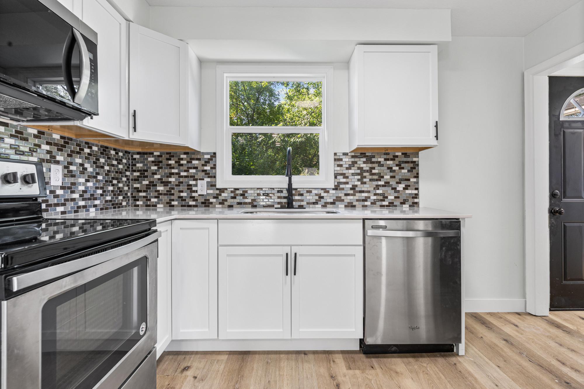 View of Residential at 621 White Bear Avenue, Saint Paul MN 55106, Saint Paul (12 of 41) - Mike Wilen | Minnesota Team Real Estate