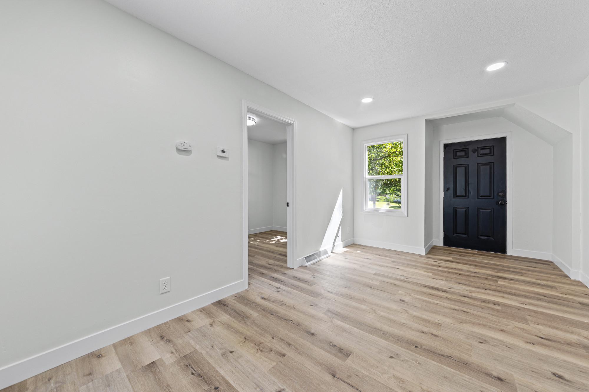 View of Residential at 621 White Bear Avenue, Saint Paul MN 55106, Saint Paul (5 of 41) - Mike Wilen | Minnesota Team Real Estate
