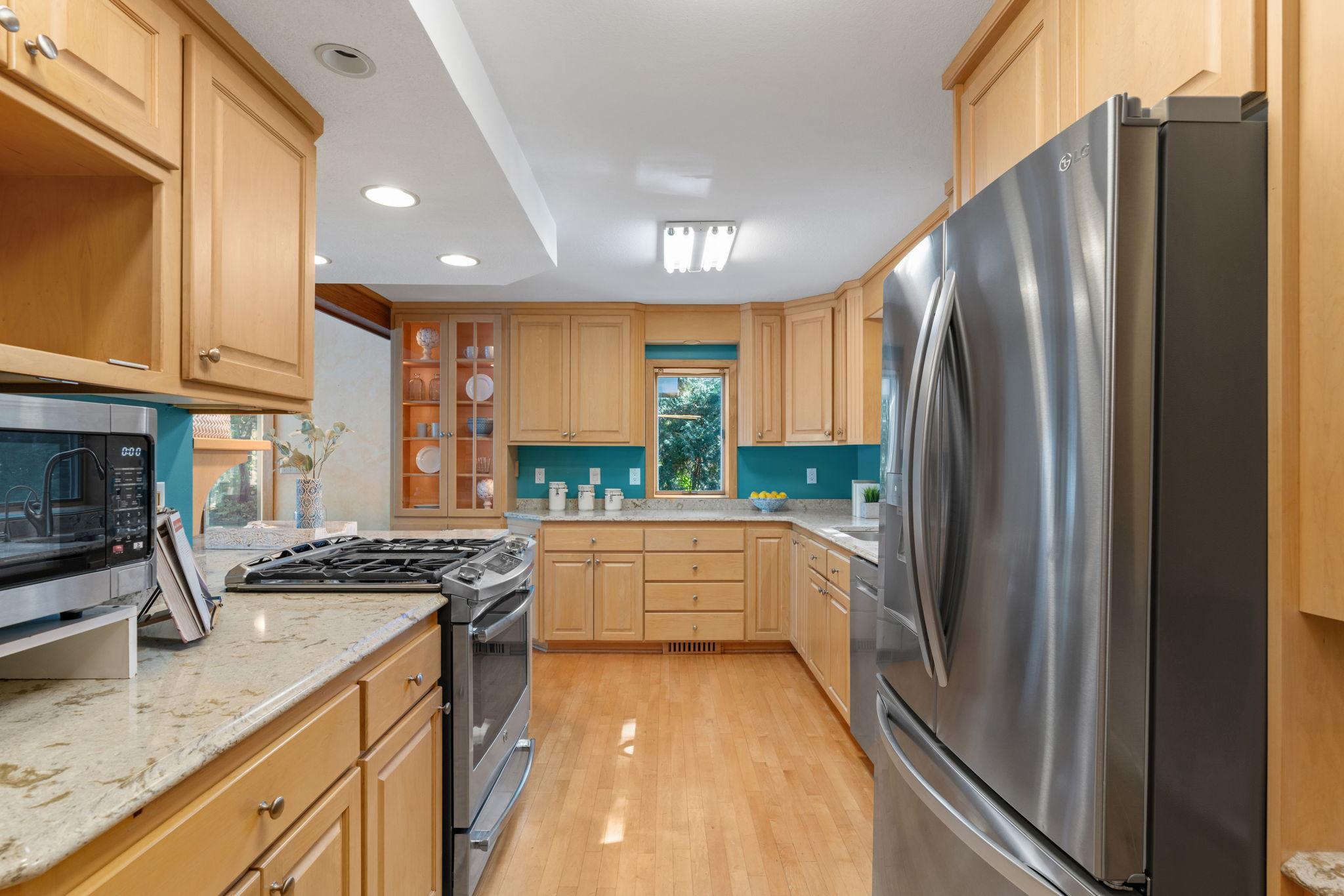 View of Residential at 168 Peninsula Road, Medicine Lake MN 55441, Medicine Lake (37 of 101) - Mike Wilen | Minnesota Team Real Estate