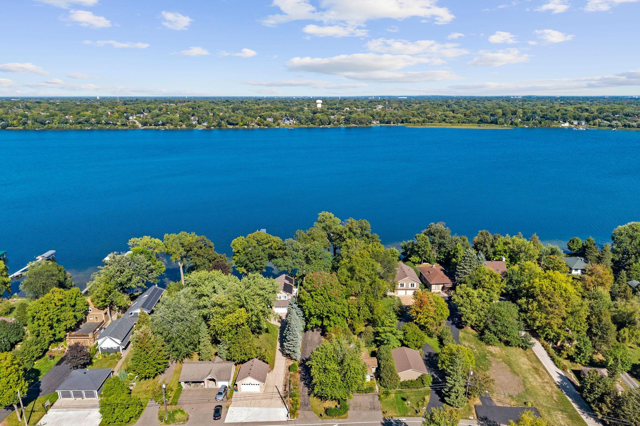 View of Residential at 168 Peninsula Road, Medicine Lake MN 55441, Medicine Lake (11 of 101) - Mike Wilen | Minnesota Team Real Estate