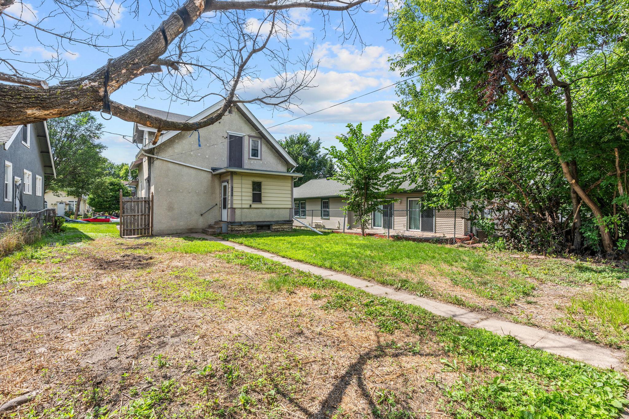View of Residential at 3850 Colfax Avenue, Minneapolis MN 55412, Minneapolis (35 of 36) - Mike Wilen | Minnesota Team Real Estate