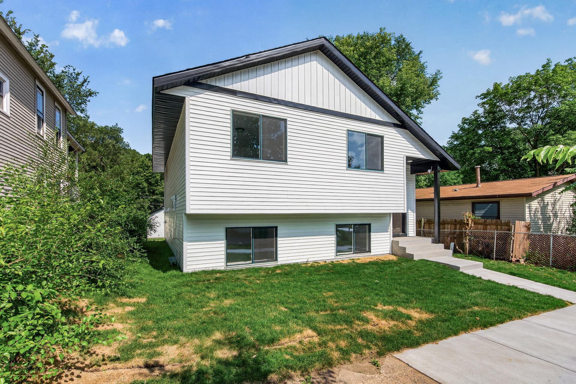 View of Residential at 926 Galtier Street, Saint Paul MN 55117, Saint Paul (2 of 29) - Mike Wilen | Minnesota Team Real Estate