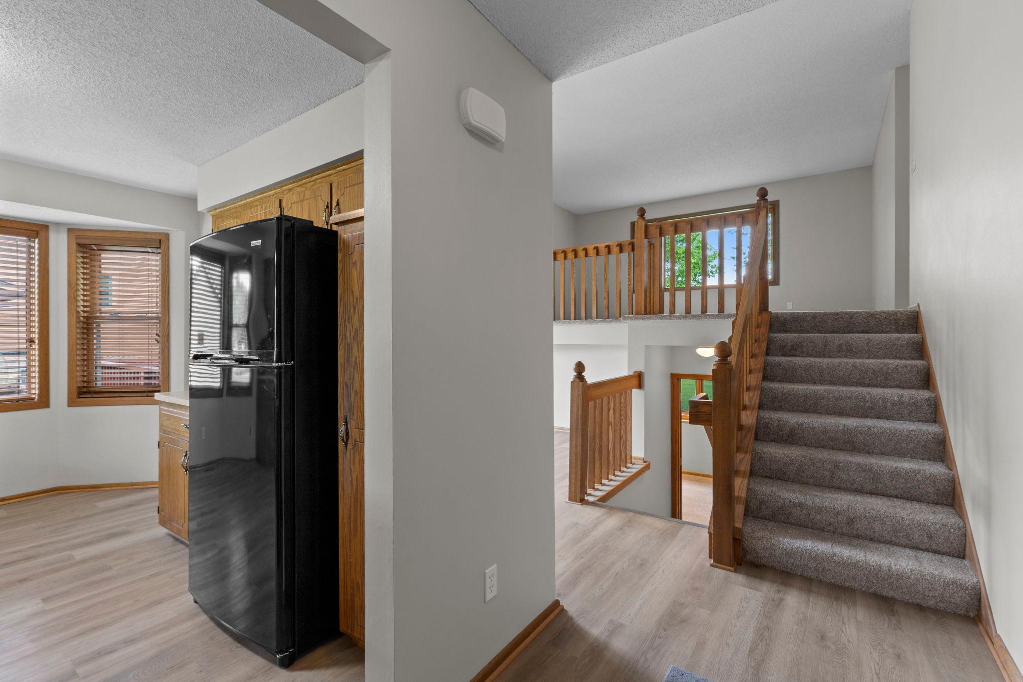 View of Residential at 1009 Gramsey Place, Burnsville MN 55306, Burnsville (11 of 59) - Mike Wilen | Minnesota Team Real Estate