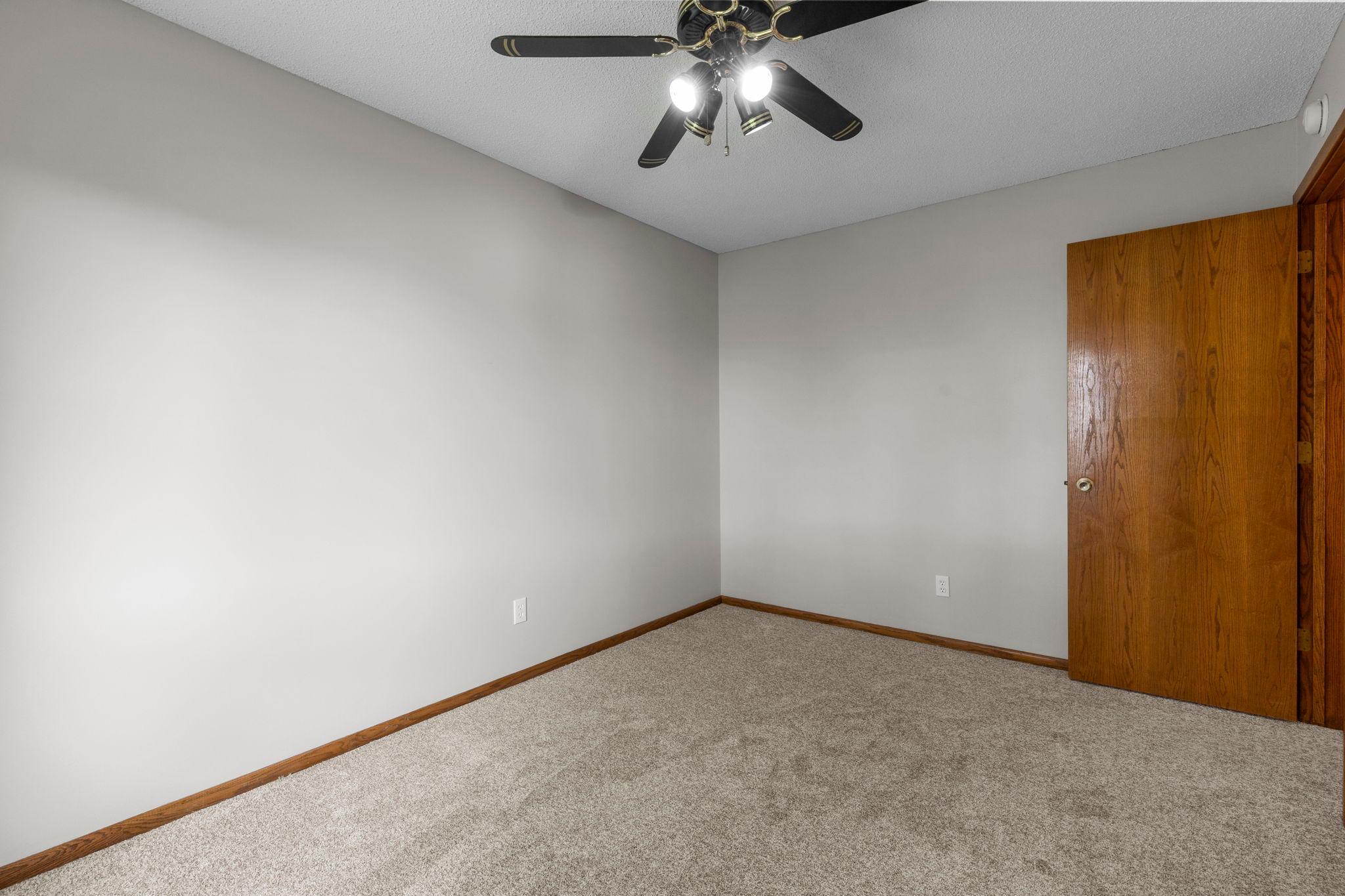 View of Residential at 1009 Gramsey Place, Burnsville MN 55306, Burnsville (32 of 59) - Mike Wilen | Minnesota Team Real Estate